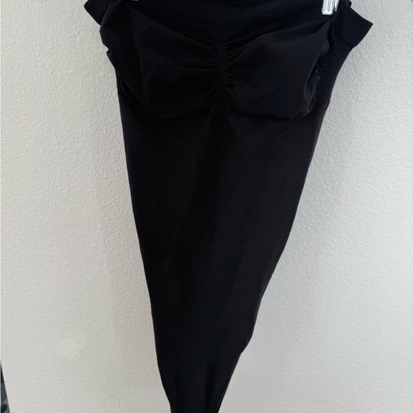 SKIMS Strapless Bodysuit - Picture 2 of 4